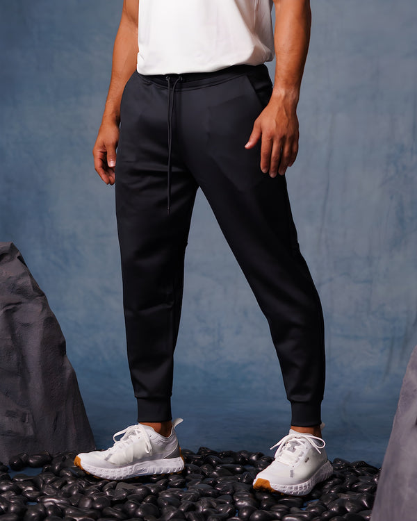 The Dynamic Warm Up Jogger | Black